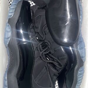 Jordan 11 cap n gown